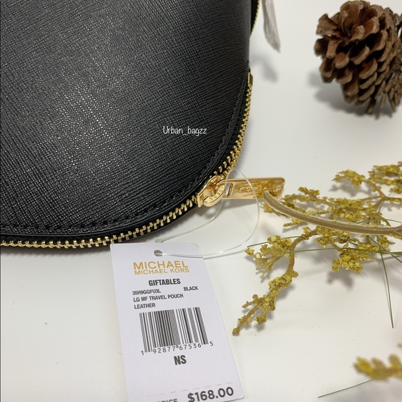 Michael Kors Giftables Large Travel Pouch - Picture 4 of 8